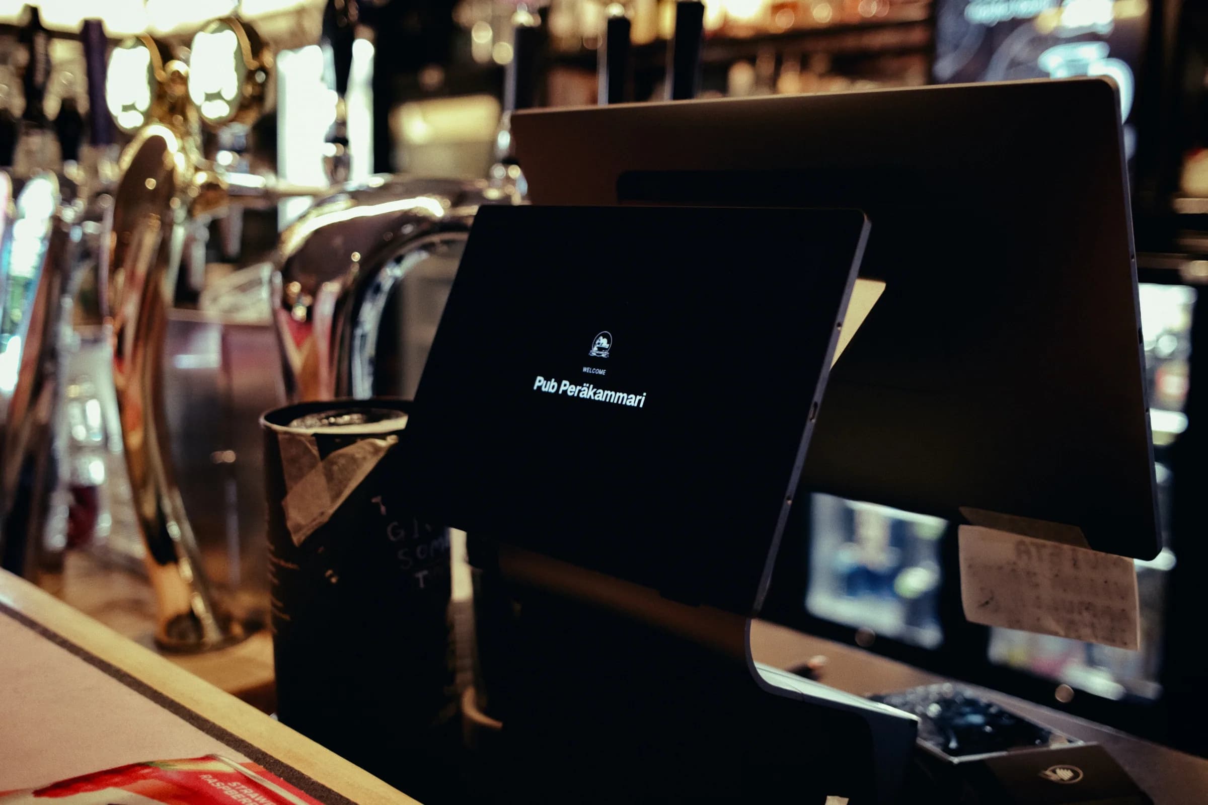 A Fiest POS terminal on the Pub Peräkammari bar counter